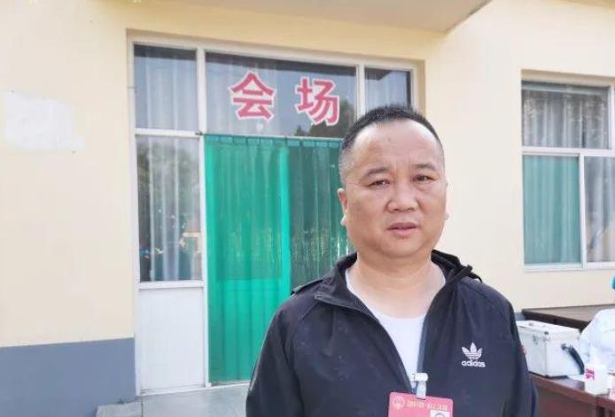 华业资本 从地摊小贩到集团总裁，身价高达25亿，最终却选择“自焚身亡”？