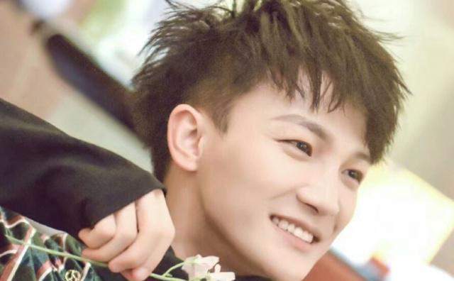 小明和大明|「周深出道七周年快乐」他一直在用行动，表达着对粉丝的爱