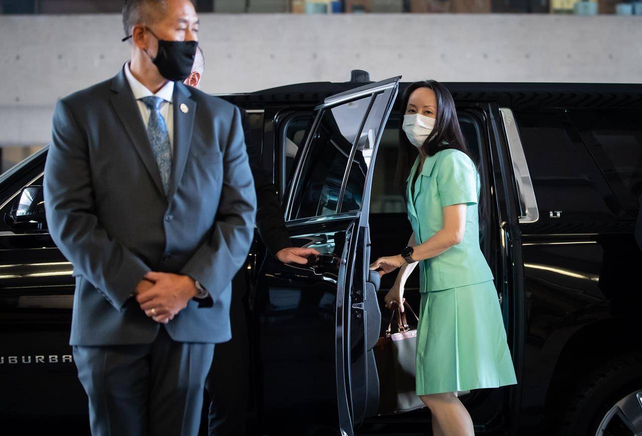 全球时尚风行|孟晚舟出庭红裙新造型真显瘦！平坦小腹惹人羡，女将风采就是霸气