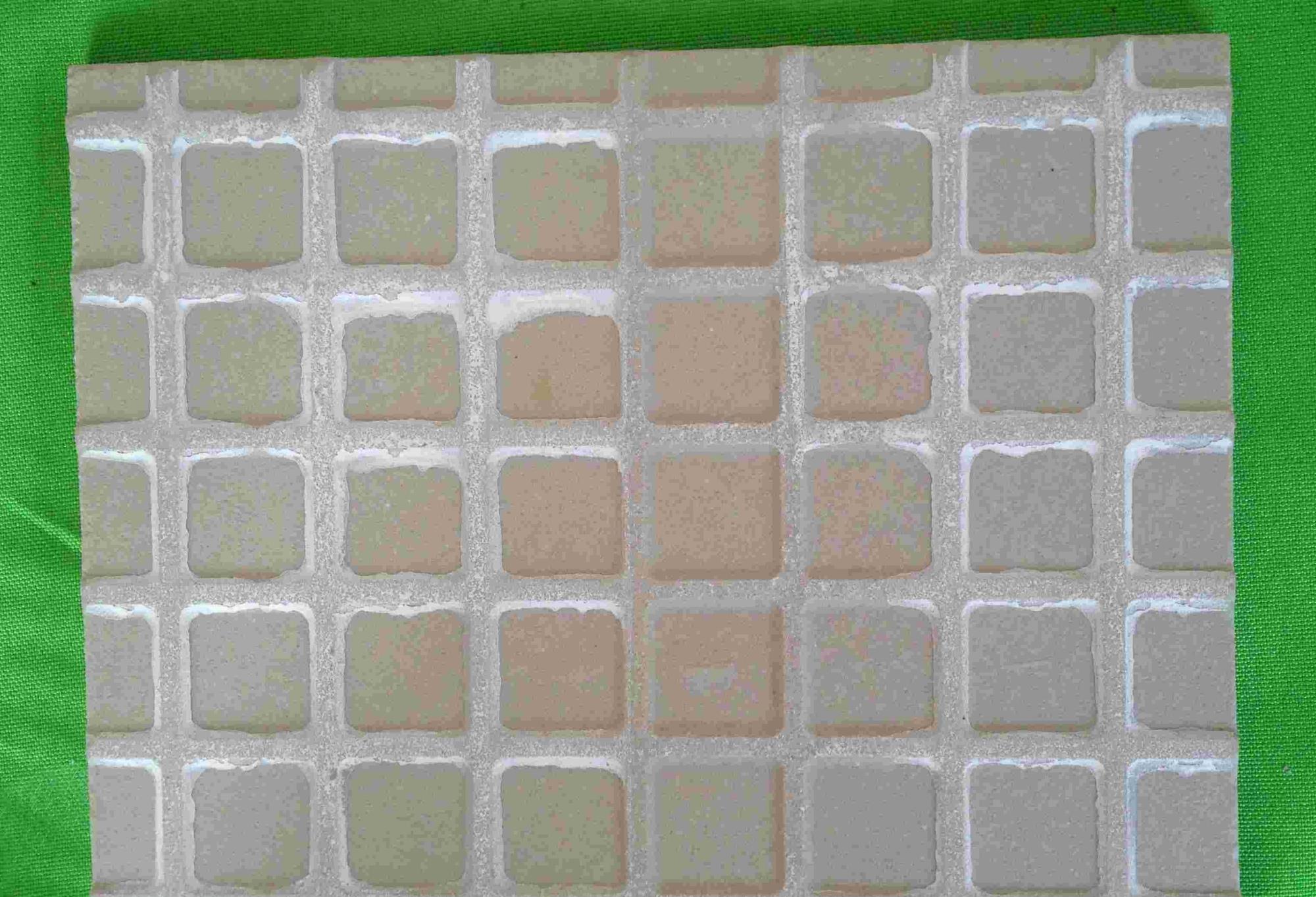 瓷砖背部有蜡,千万不能直接粘贴,用好3种处理方法才能粘贴牢固