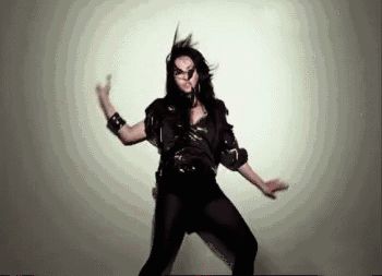 那英|5位被誉为“酒鬼”女星，那英将林志玲喝进医院，小s醉酒见人就亲