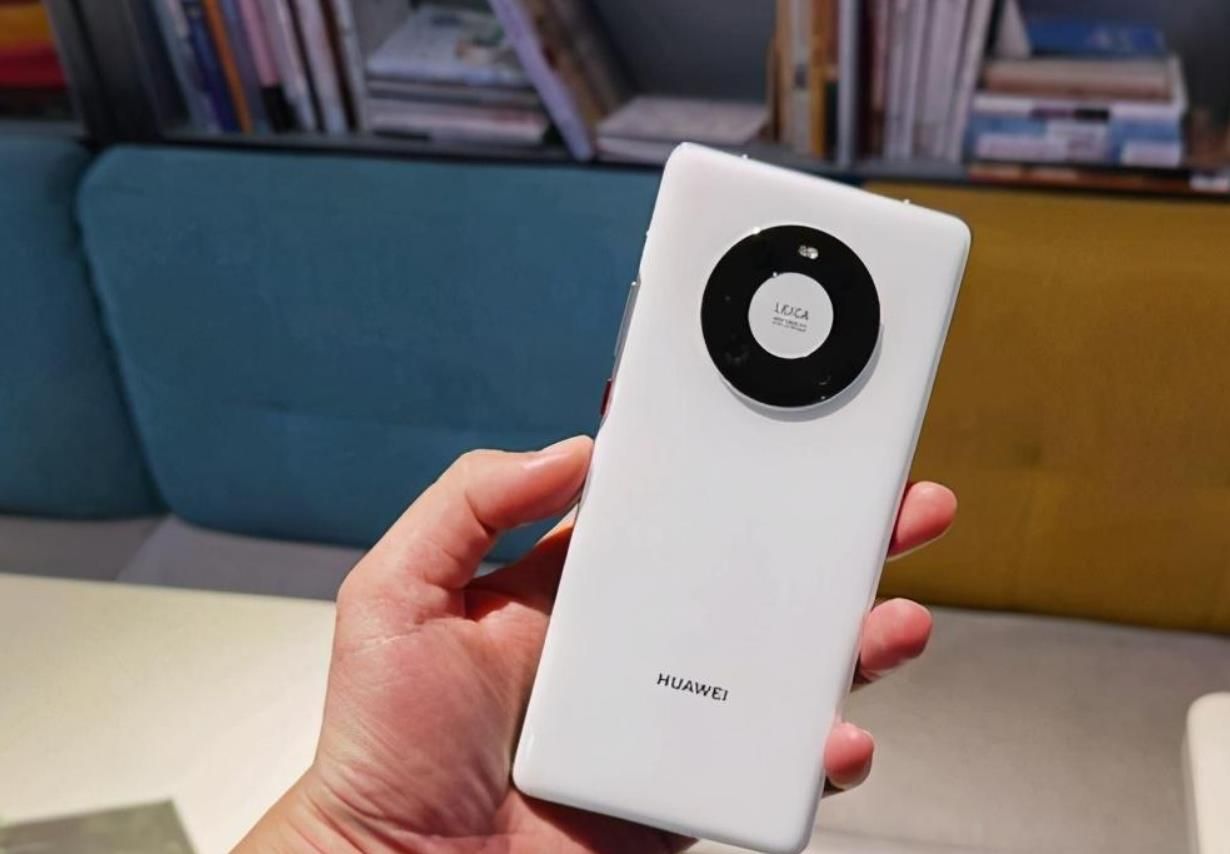 华为|买手机不能只看配置，后续更新维护跟得上才是王道