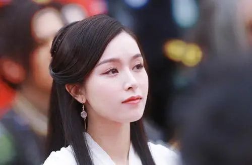 郭昶|她被誉为“嫩模鼻祖”,曾与杨颖创办“潮牌”,陈冠希为了她戒烟