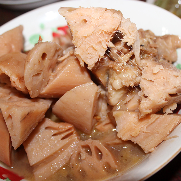 买莲藕时，怎么区别粉藕跟脆藕种藕人教你3招，一挑一个准