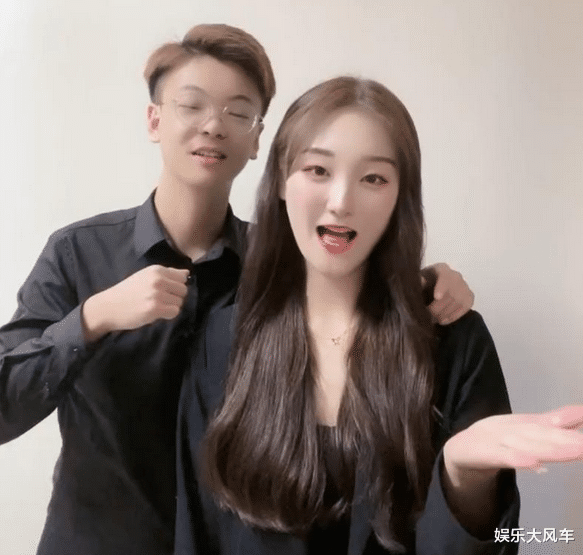 朱雪梅|朱雪梅恋情疑似曝光？男方神似陈亚男父亲，网友：这下辈分全乱了