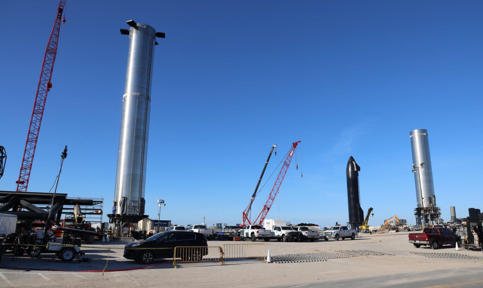 SpaceX SpaceX将在星际飞船发射塔上安装机械臂，这是一种全新的回收方式