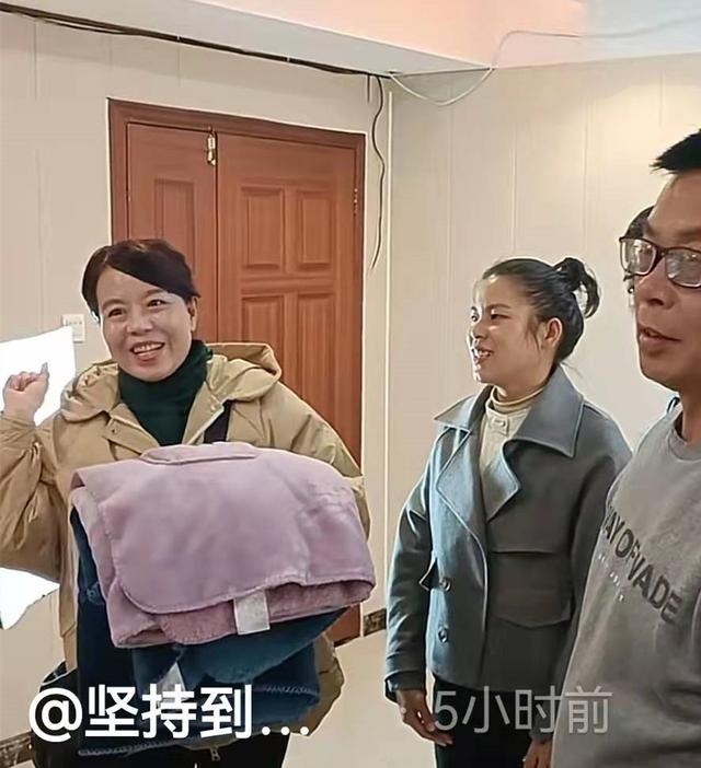 杨紫|家纺企业赠来新衣服，许敏鞠躬致谢，田静被禁播，拉黑坏人不服输