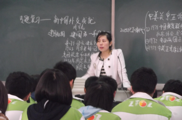 月月读唐诗|想当老师的同学注意啦！这三类老师岗位空缺大，考编也会更容易些