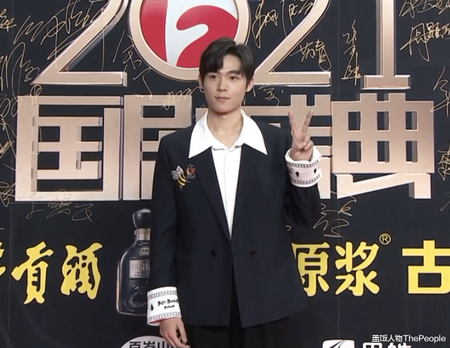 国剧盛典|国剧盛典红毯：刘涛僵硬假笑宋祖儿迟到黑脸，热依扎让人眼前一亮