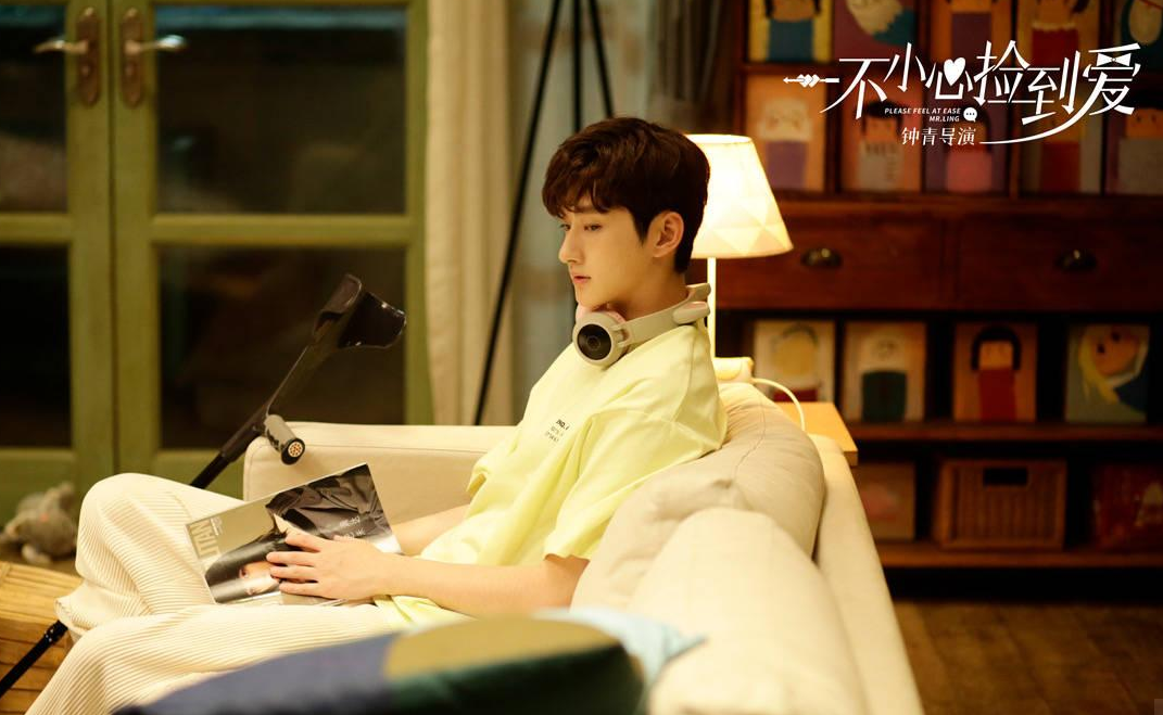 赵露思|“吻戏专业户”赵露思，连拍吻戏5小时，男主直接送去医院吸氧？