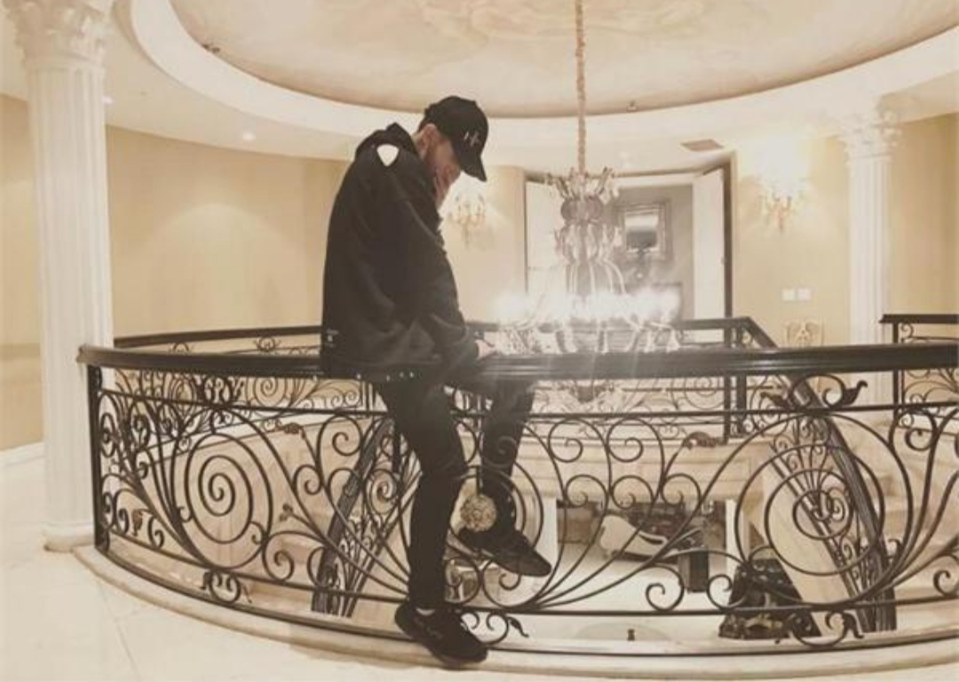 黄子韬|黄子韬一夜上热搜，200亿资产震惊世人，拼爹不输王思聪啊！