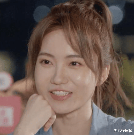 洪成成|洪成成回应“网红风”，调侃“拼夕夕姐妹”，直言不想再发照片