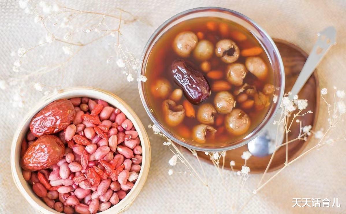 天天话育儿|月子期间奶水不够？先别着急，试试常见的“产奶”食物搭配