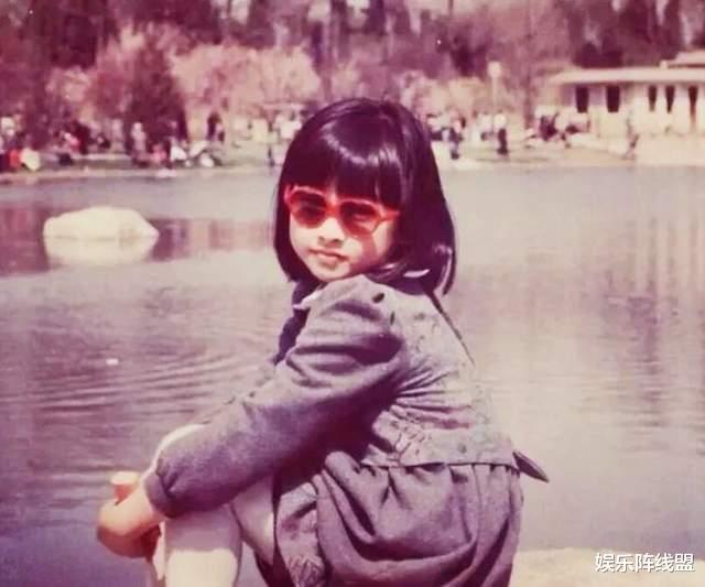 朱珠|朱珠的放纵情史，与世界顶级富豪擦肩而过，靠美貌征服了5个男人