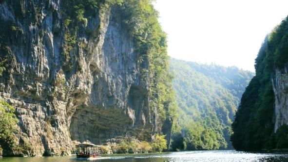 贵州 贵州斥资21亿升级的景区，奇景堪比大小七孔，回归两年却无人光顾