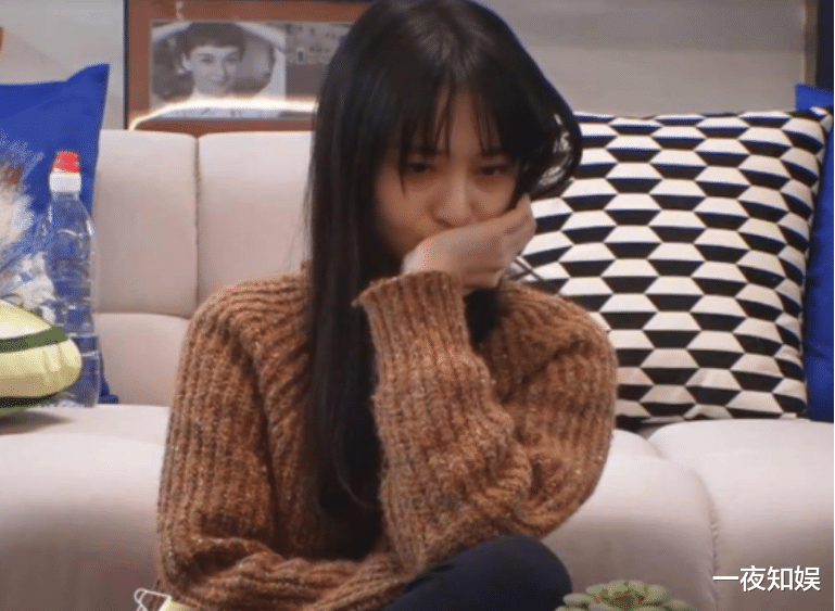 郑爽|郑爽又失一身份，“最后的稻草”被拿下，张恒的绝情让人不寒而栗