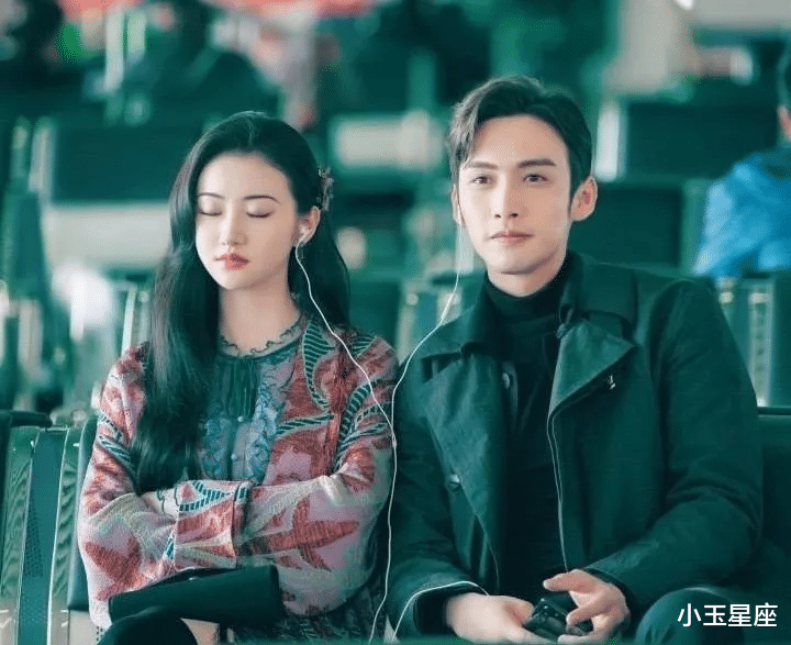 张彬彬|网友晒出张彬彬私下饭局照，与同席女性贴身合影，发量成亮点