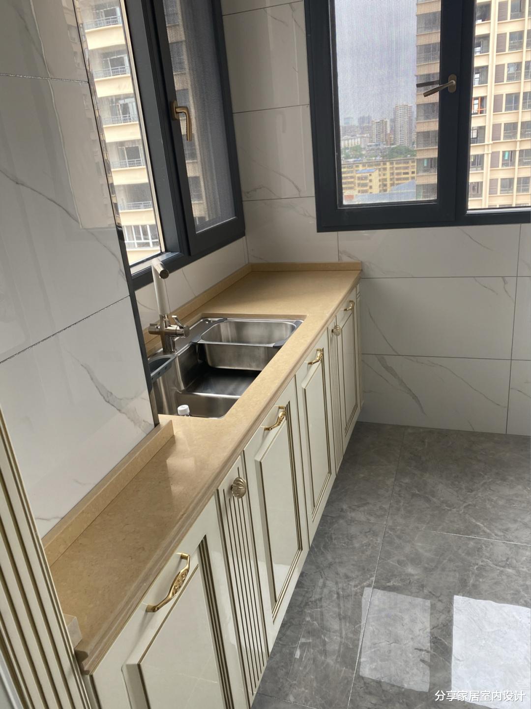 人参果|这是我见过最实用的装修，餐厅设卡座，电视墙打满柜子，很羡慕！