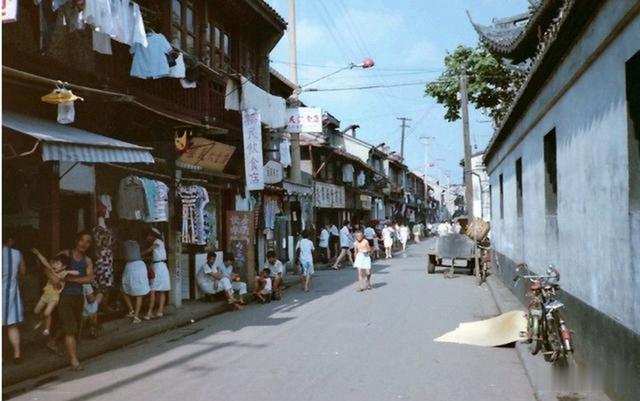 萨沙讲史堂 小说:逃脱30年仍被绳之以法的退伍兵:艾鸿广80年代电死3人