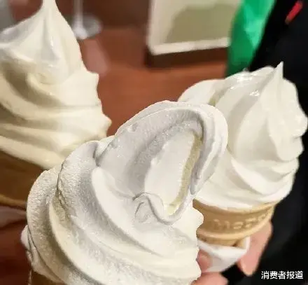 消费者报道 [一周消费聚焦]微信红包封面火爆，支持个人用户定制；春节档首日电影票房超17亿