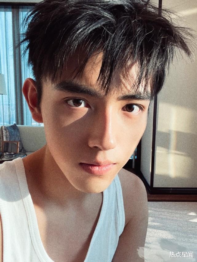 陈飞宇|陈飞宇退出美国国籍，工作室发声：18岁就已申请退出