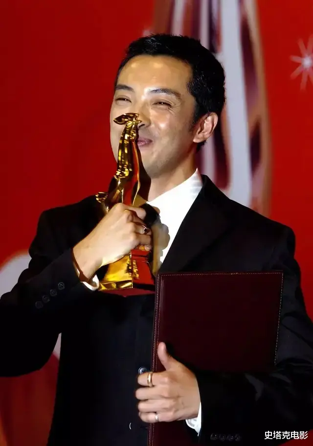 少年包青天|《少年包青天》21年，男主角5年没作品，这位龙套却大红大紫