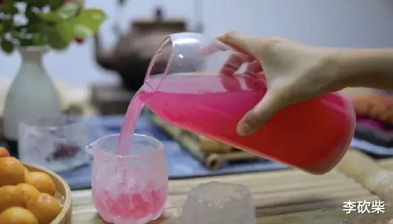 |李子柒消失3个月后，首度发声：这个世界一如既往的“残忍”