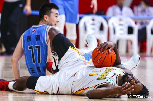 健康管理|从王刚骨折到吴兴涵前交叉断裂,如何职业看待职业球员的伤病