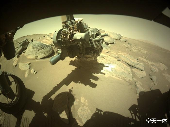 “毅力”号火星车发现一块奇怪岩石,NASA:没人见过的东西