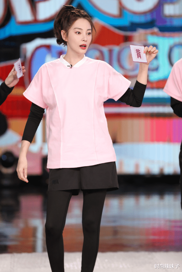 时尚辣妹子|张雨绮恋爱后风格大变，泡泡袖公主裙俏皮减龄，不要太可爱