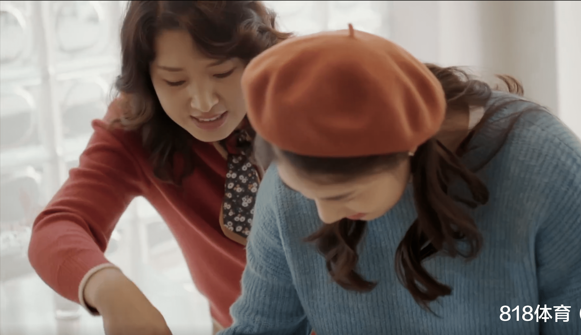 戴安娜王妃|家的味道! 张雨霏工作餐吃虾仁饺子似曾相识, 漂亮妈妈现身母女抱头痛哭