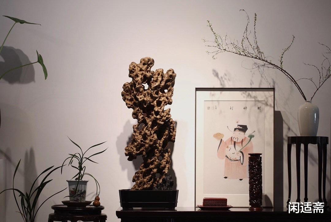 |文人清供雅玩，马来沉香，仿立峰太湖石摆件