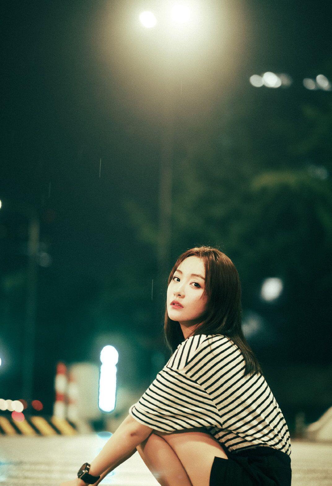 杨蓉|杨蓉40岁也满脸胶原蛋白，青春俏丽不见岁月痕迹，像偷吃了防腐剂