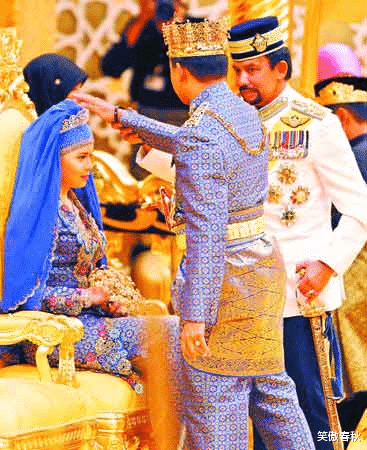 笑傲春秋 她17岁头顶黄金王冠，戴22个金镯嫁文莱王储，生4子被宠出幸福肥