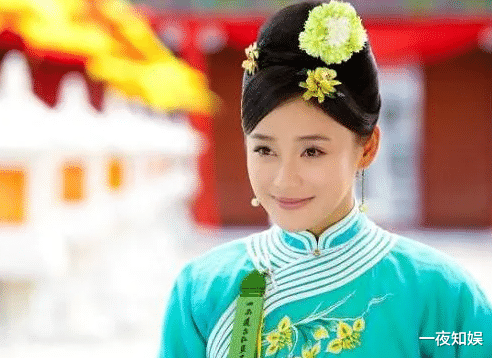 杨幂|杨幂大学寝室4人，袁姗姗、张小斐都火了，唯有她怎么都带不动