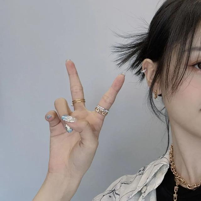 黄瓜 怎么像美甲大户吴宣仪一样拥有“日抛”美甲？