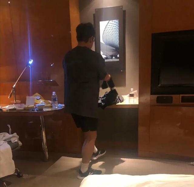 谭咏麟|谭校长还是出事了，这波操作相当给力，要支持！