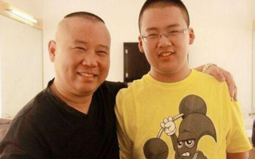 郭麒麟|190斤郭麒麟瘦成蔡徐坤，自曝一年减掉70斤重，坦言减肥并不难