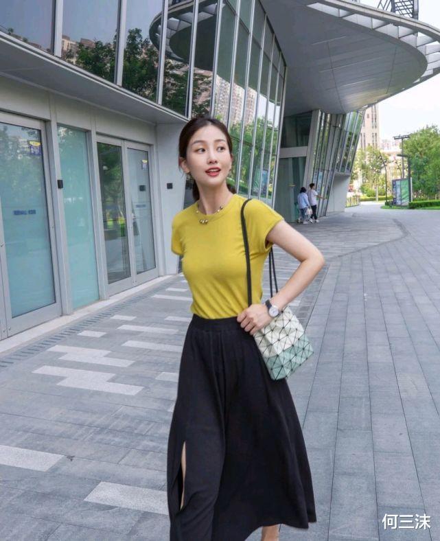 何三沫|要做有品位的女生，仙气飘飘的半身裙穿搭温柔满分，高级又有气质