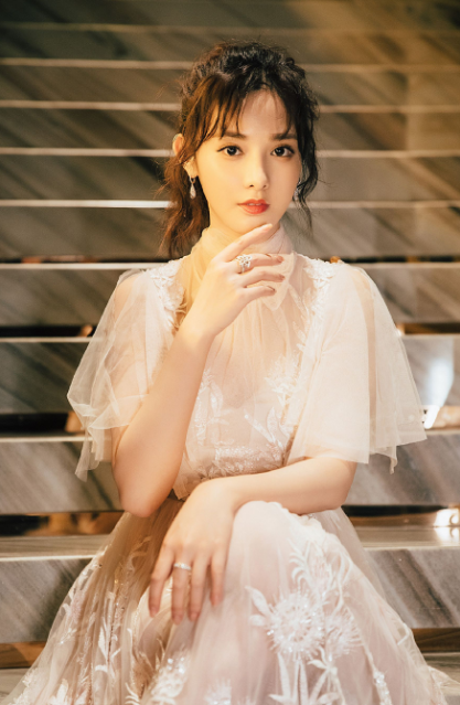 贝儿|张萌东窗事发 或与郑爽有关 此外还殃及两位女明星