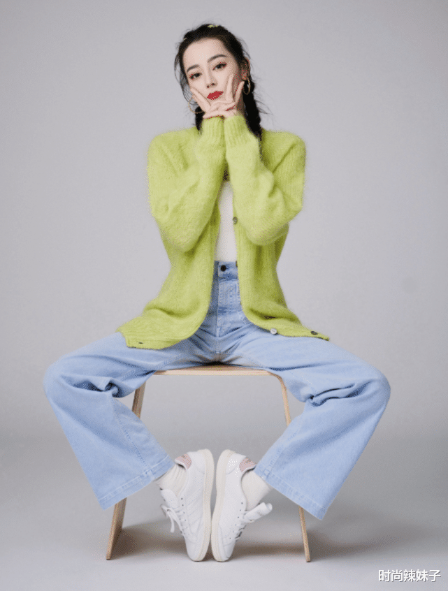 迪丽热巴|热巴被女二艳压？看她穿上倒V人鱼裙，这才是“人间绝色”