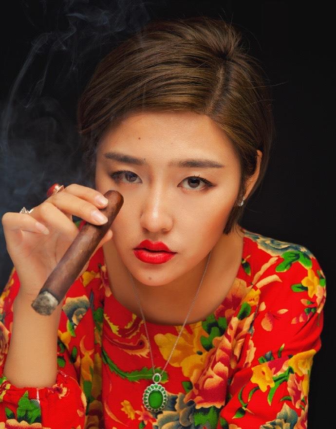 张玉娇|她在节目高调炫富,他花2亿买一架私人飞机如今想半价卖出都没人要