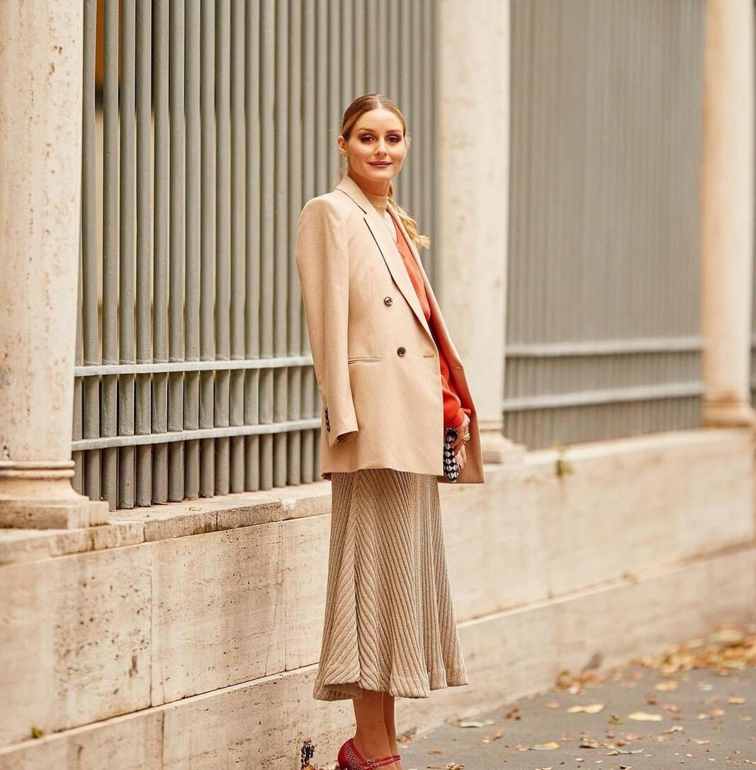 清娱吧|秋天穿件针织半身裙不错，优雅时尚很有型，乔欣弦子都有好看示范