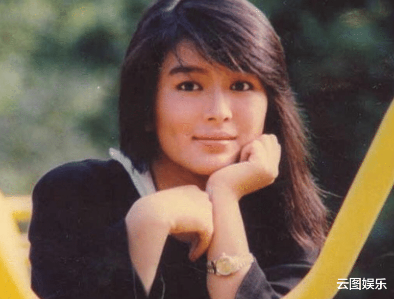 斛珠夫人|54岁陈加玲罕露面，息影26年成富婆，与外国男友相恋8年仍没结婚