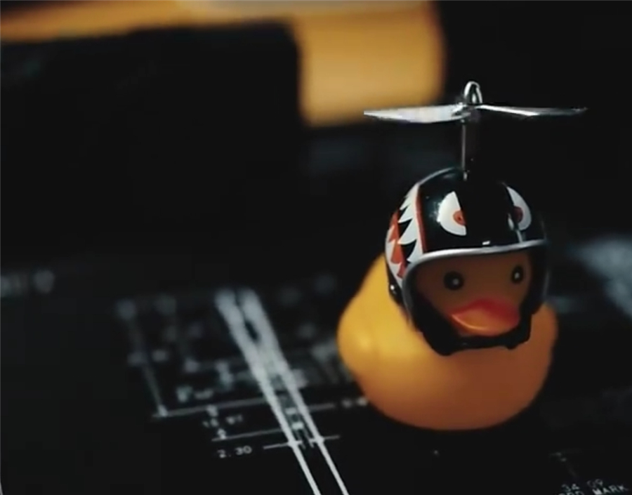 |男生改造13㎡一人居，打造整面球鞋墙，蜗居变成精致独居小屋