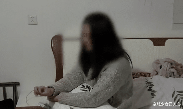 母亲车祸去世家里乱了套,女儿夺权霸占赔偿款,父亲却急着要续弦