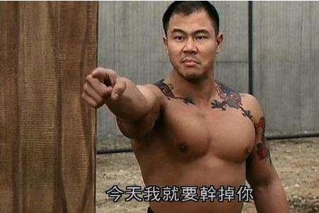 李易峰|原来樊少皇的父亲也参演了《力王》，演了一个反派，结局很惨