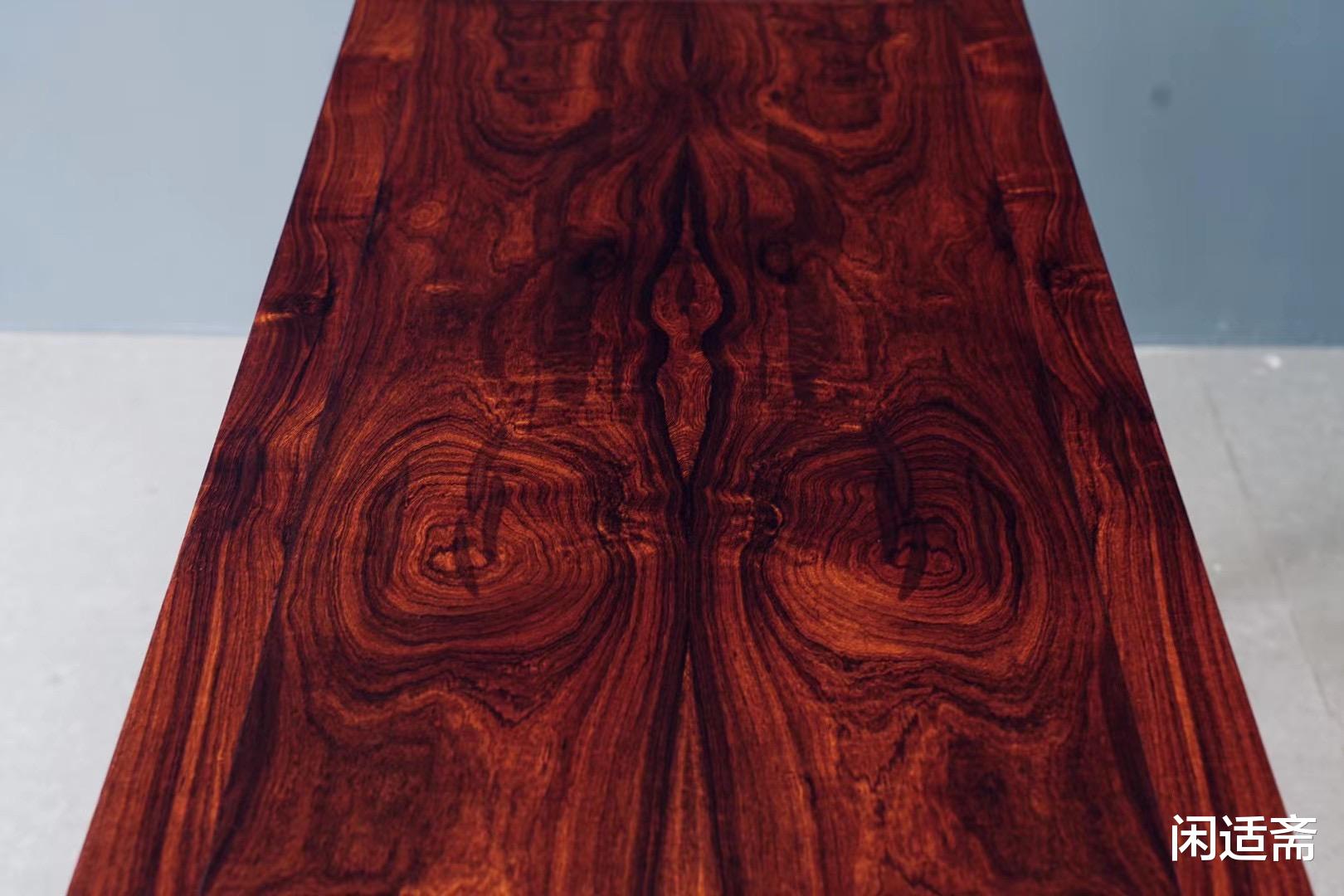 |精致隽永，海黄紫油梨鬼脸纹，夹头榫瓜棱腿平头案