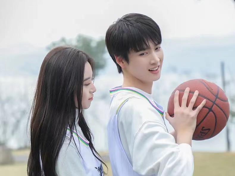 姜颠|“腹泻式”放完全集，这部新剧的勇猛，给多少国产剧打了个样