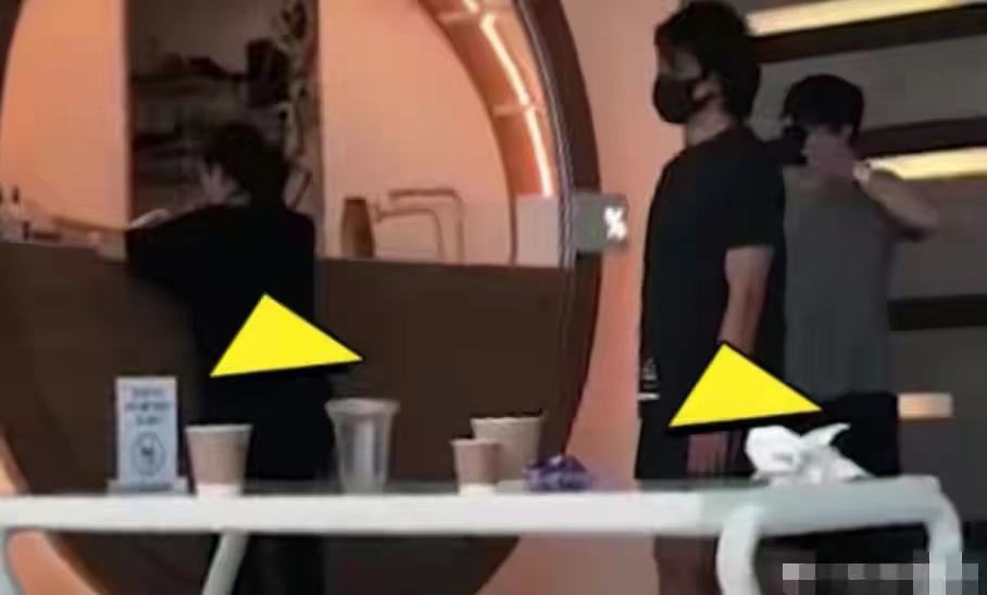 蒙嘉慧|郑伊健蒙嘉慧买冰激凌被偶遇！妻子排队郑伊健等吃，穿情侣装超甜